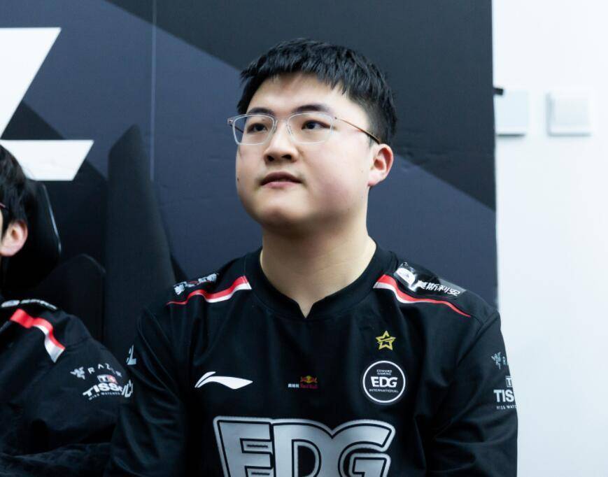 九游游戏盒官网版Uzi连续二十场比赛得分超过精彩发挥，热火挑战极限！的简单介绍